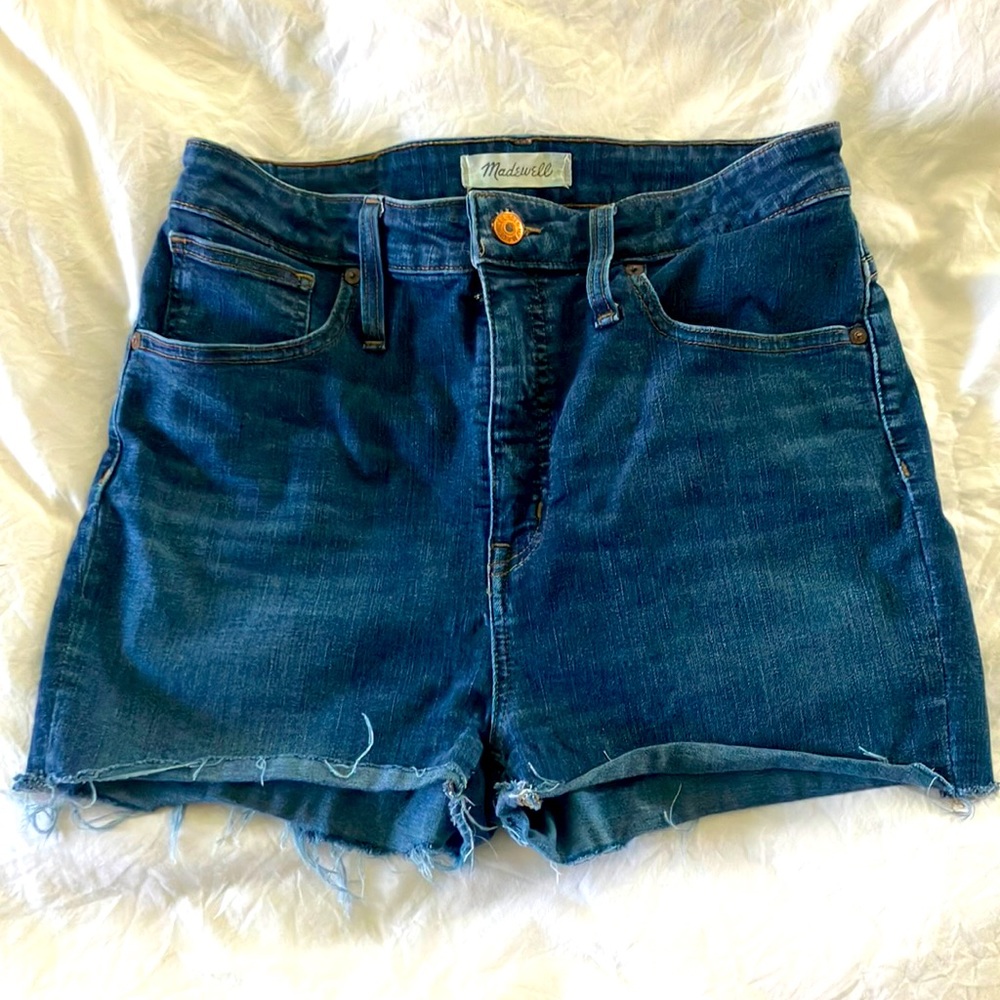 Blue Madewell cut off jean shorts. Size 31